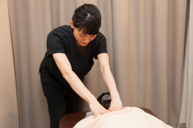 肩への施術